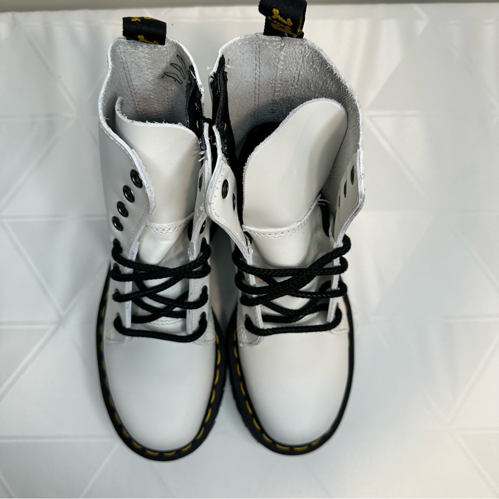Dr. Martens Jadon Unisex White Leather Platform Boots  Size 4 MSRP $210 NEW - Picture 3 of 8